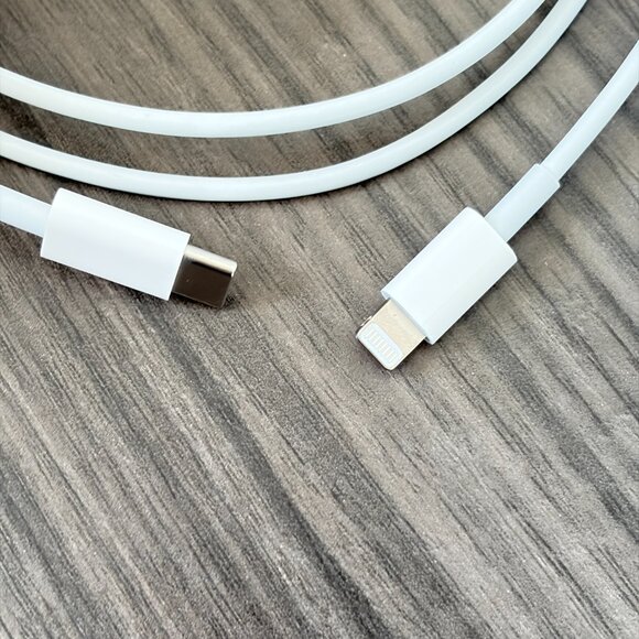 Apple Lightning USB-C Cable - 39" / 1m - Picture 2 of 2